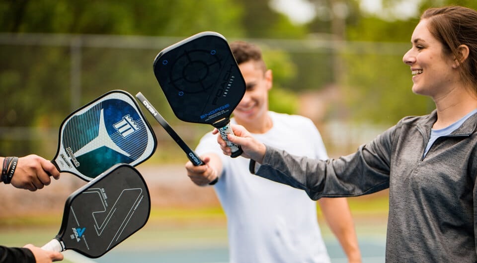 Bộ môn pickleball giúp tăng cường sự cân bằng và phối hợp (Ảnh: ST)