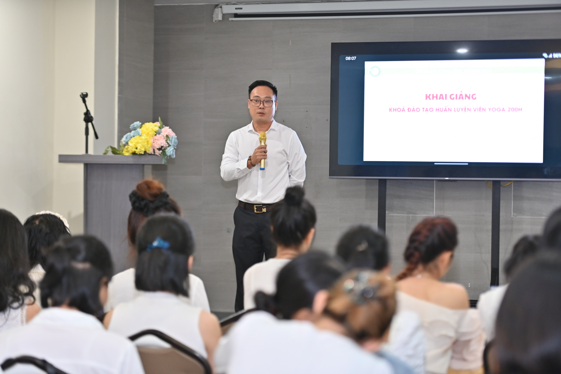 Opening ceremony of 200H yoga instructor training class 

