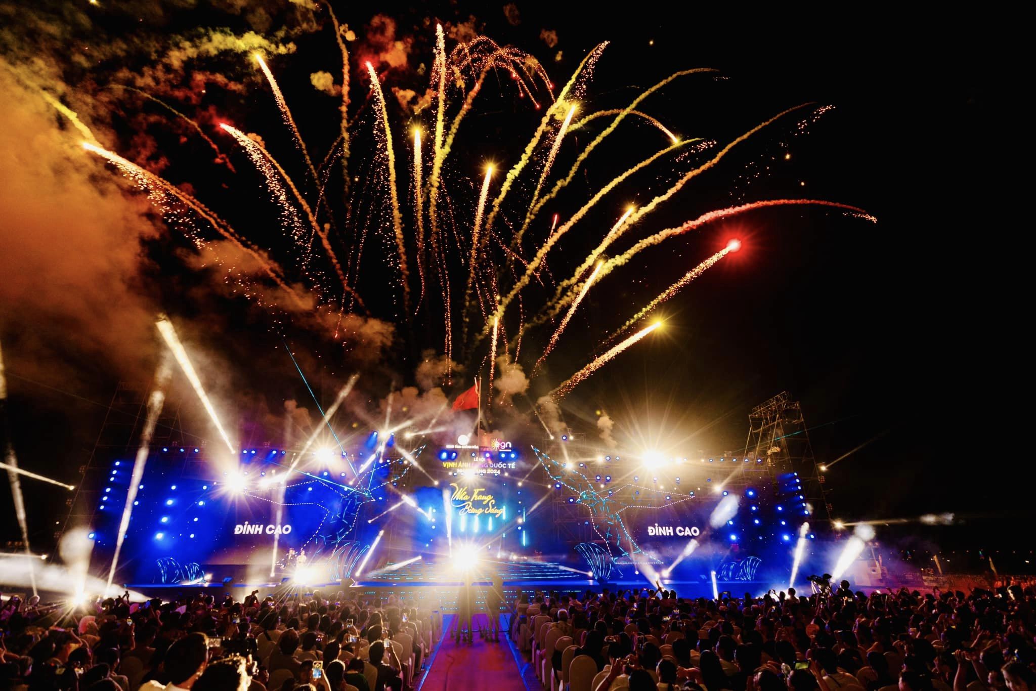 Lễ hội Vịnh ánh sáng quốc tế 2024 - Cách làm sáng tạo của Nha Trang trong công tác phát triển du lịch xanh