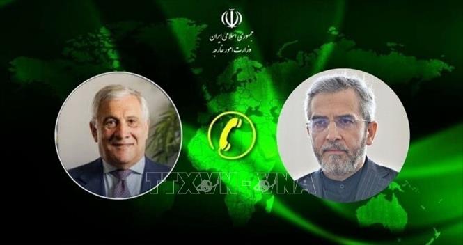 Ngoại trưởng Iran Ali Bagheri Kani (phải) và Ngoại trưởng Italy Antonio Tajani có cuộc điện đàm về căng thẳng gia tăng tại khu vực Trung Đông. Ảnh: IRNA/TTXVN

