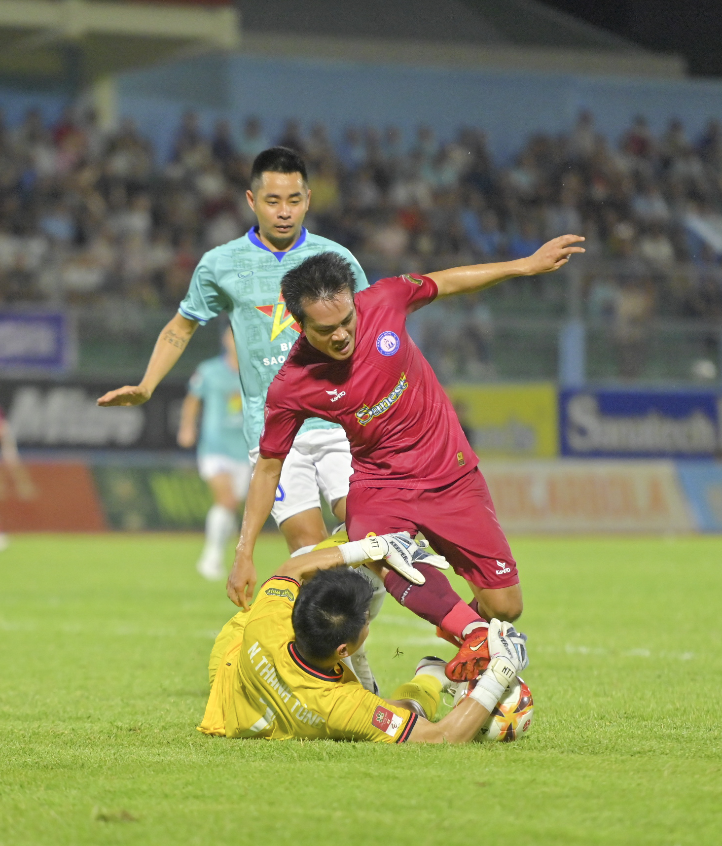 Khanh Hoa FC playing home match against Hanoi in the 2023-2024 season  

