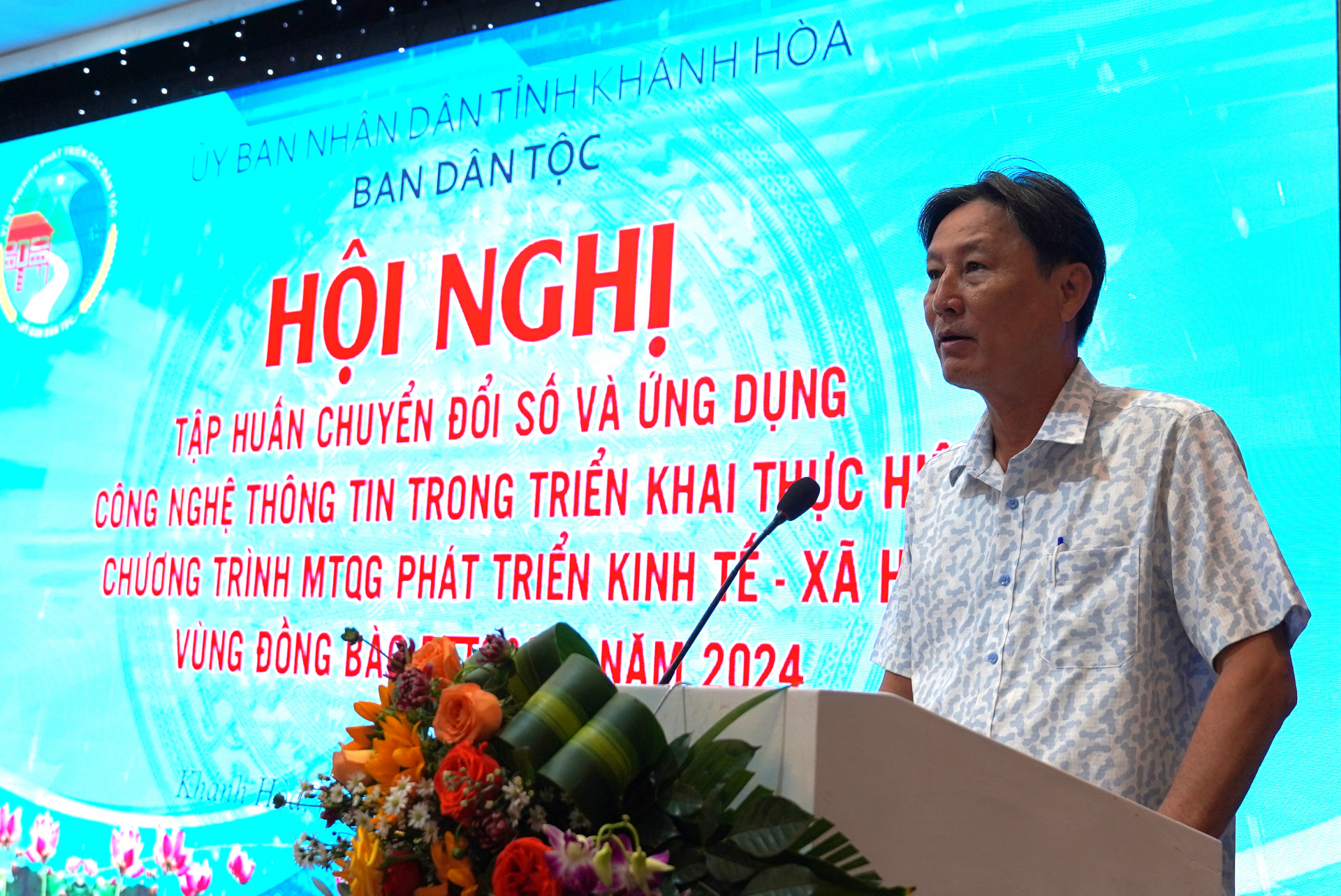 Lãnh đạo Ban Dân tộc tỉnh phát biểu khai mạc lớp taaph huấn.