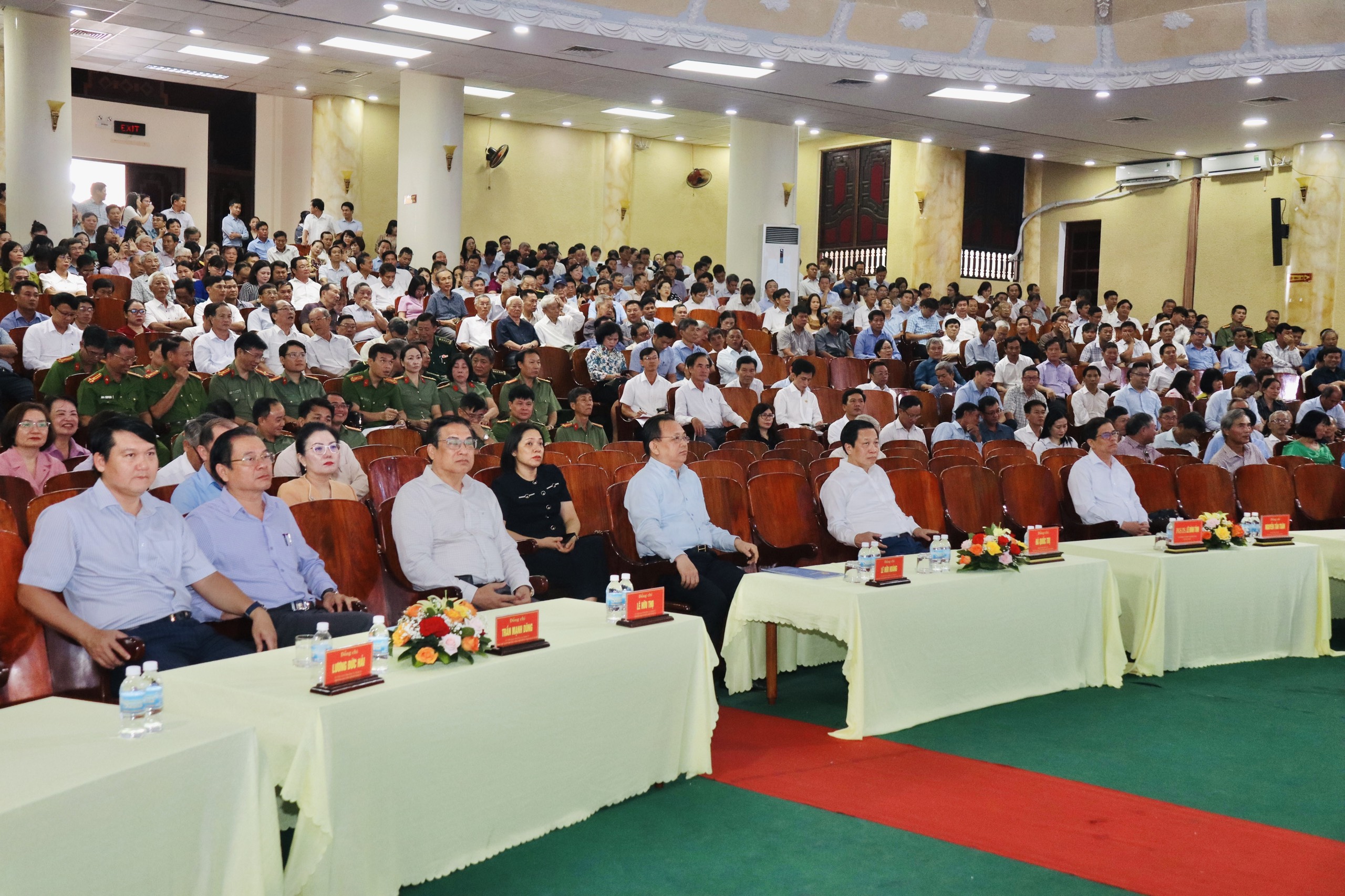 Ban Thường vụ Tỉnh ủy Khánh Hòa tổ chức hội nghị thông tin chuyên đề