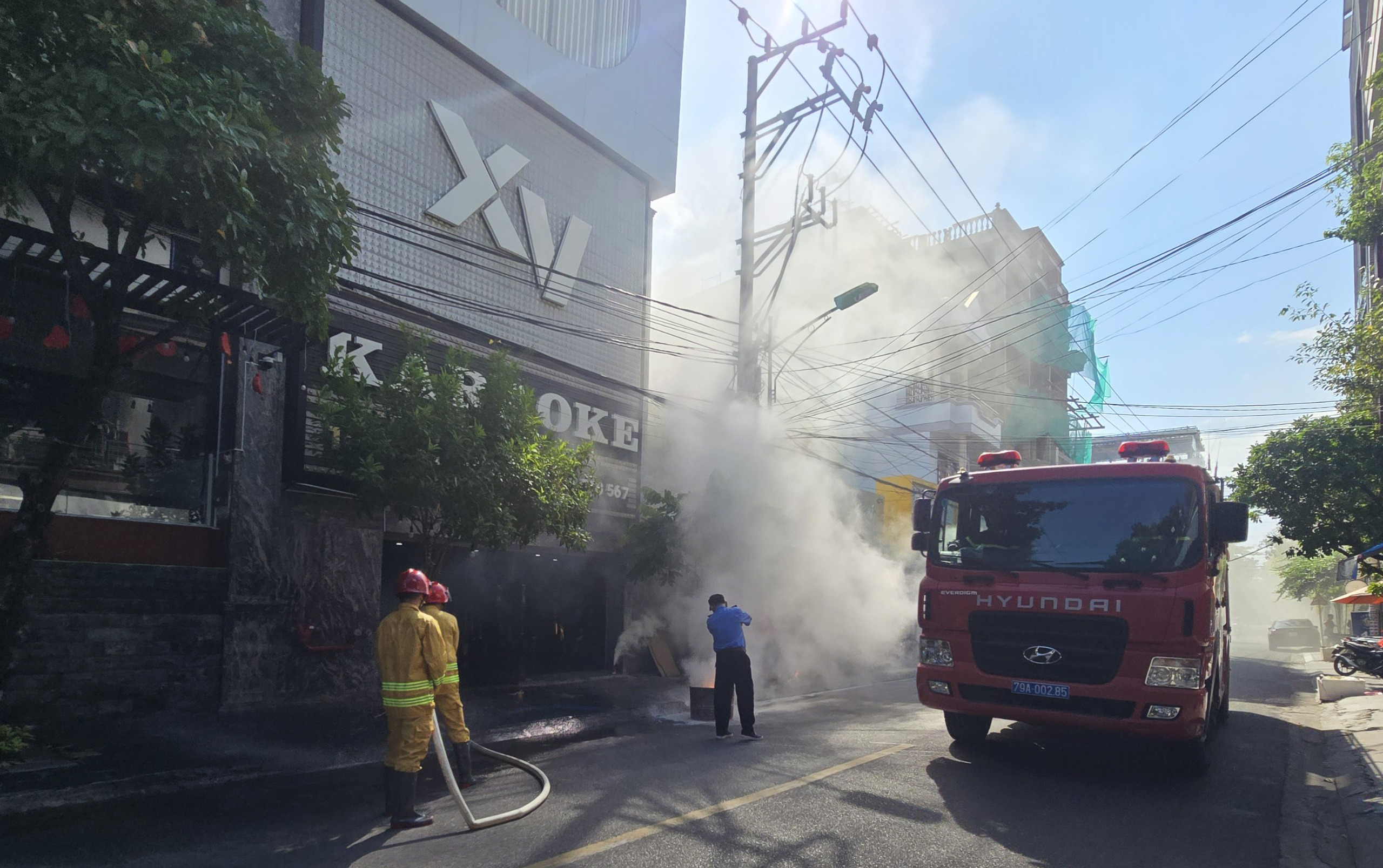 Thực tập phương án chữa cháy tại quán karaoke ở Nha Trang