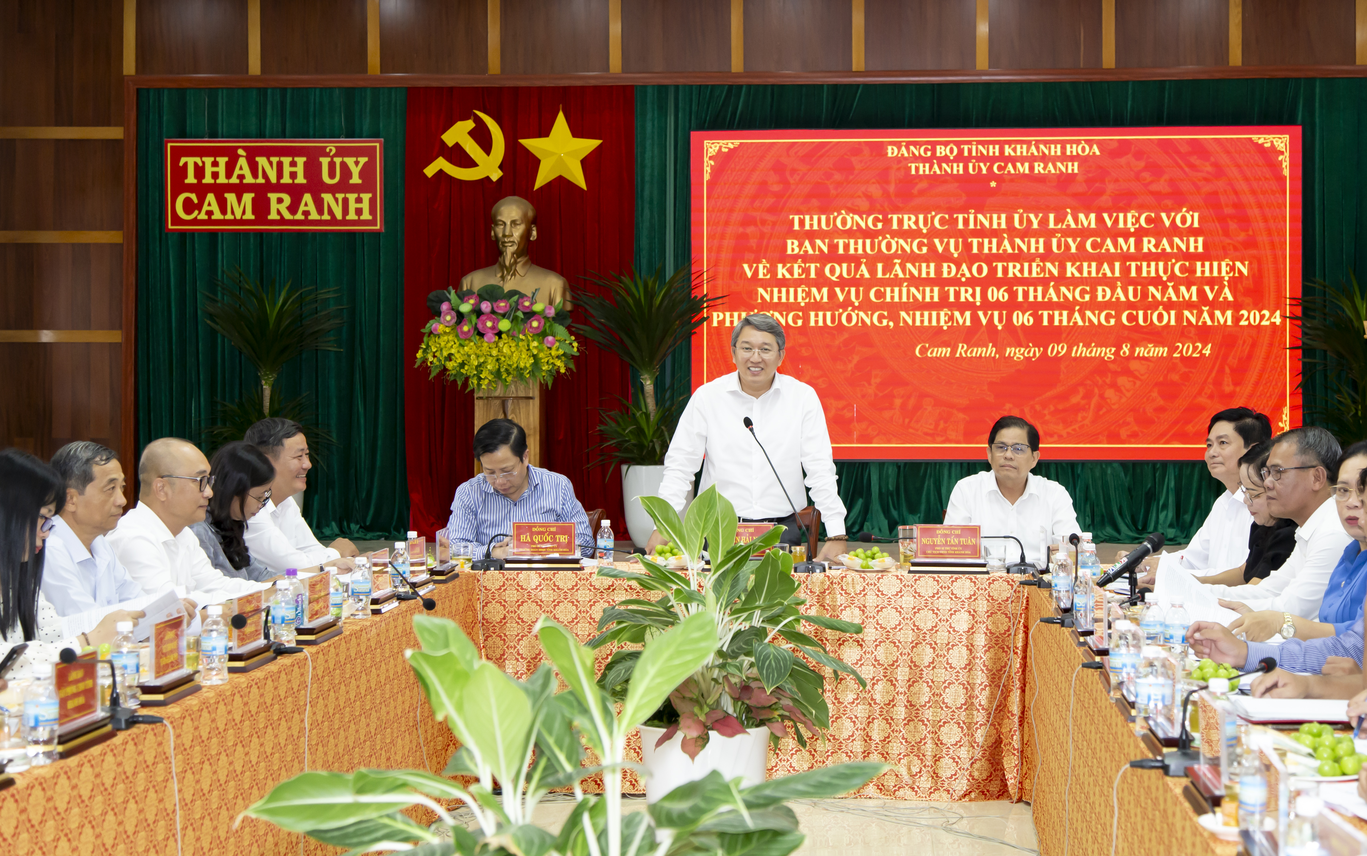 Thường trực Tỉnh ủy làm việc với Ban Thường vụ Thành ủy Cam Ranh