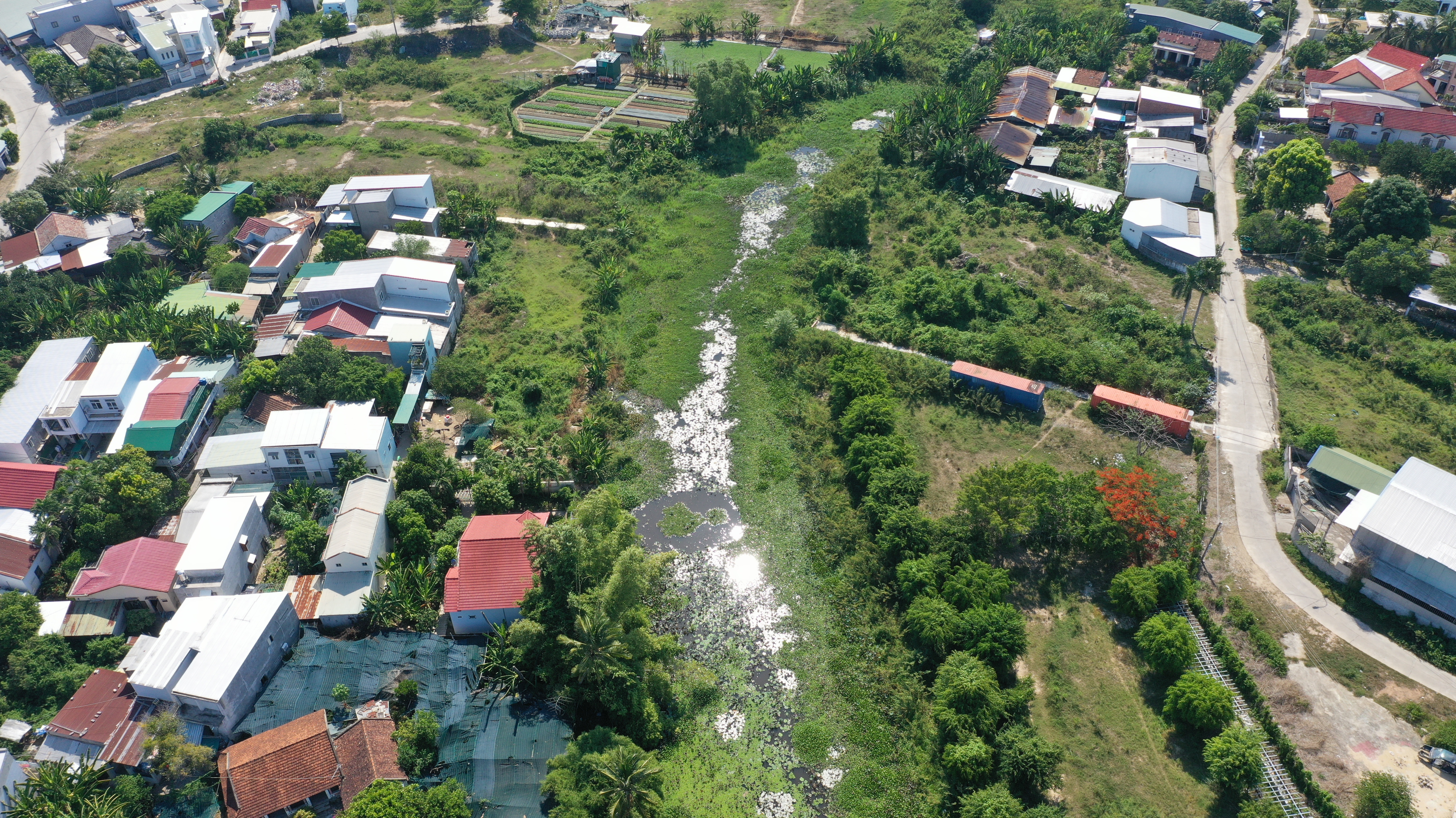 Trả lại sự trong lành cho một dòng sông - Kỳ 1: Dòng sông đang bị “bức tử”