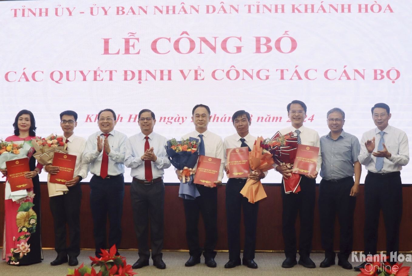 Tỉnh ủy và UBND tỉnh Khánh Hòa trao quyết định về công tác cán bộ