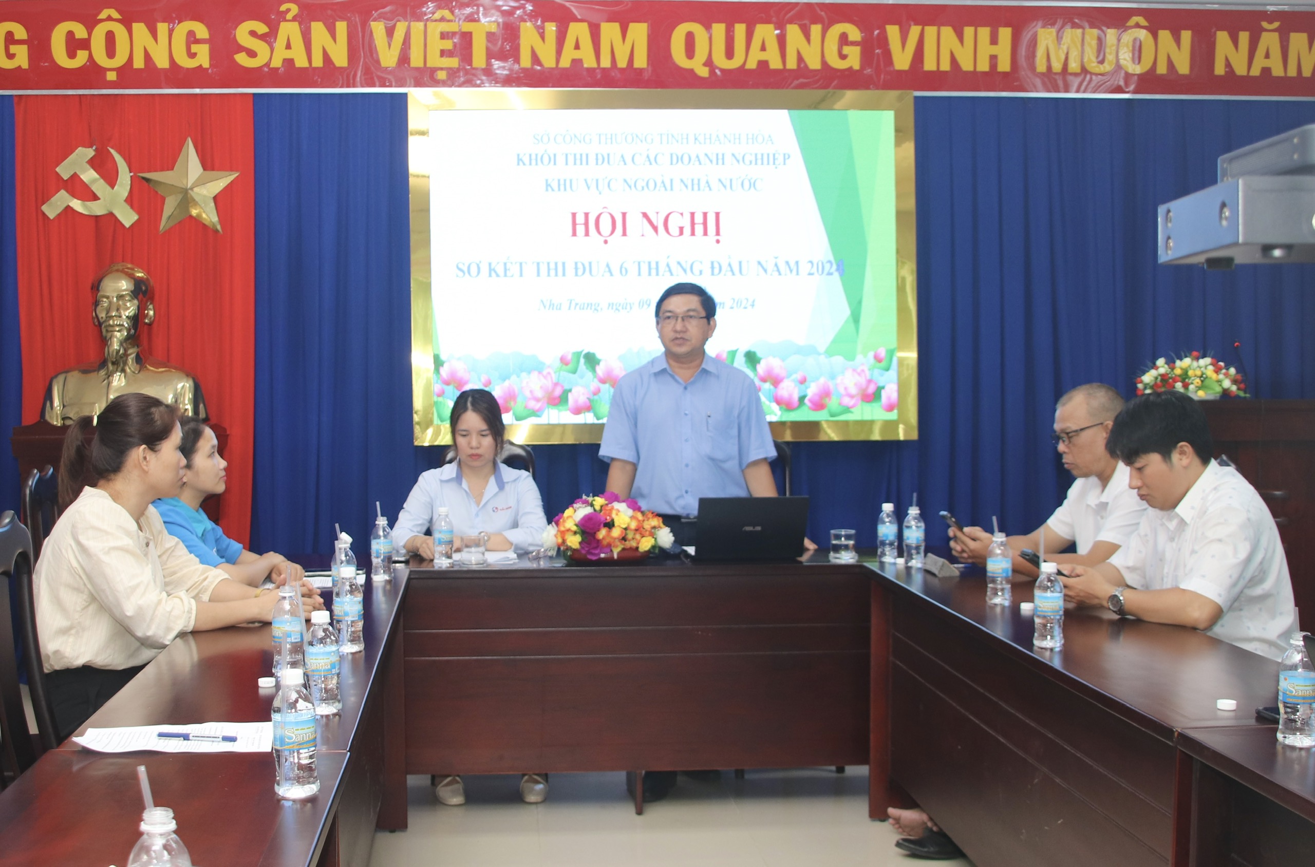 Khối thi đua các doanh nghiệp khu vực ngoài Nhà nước đạt doanh thu hơn 2.550 tỷ đồng