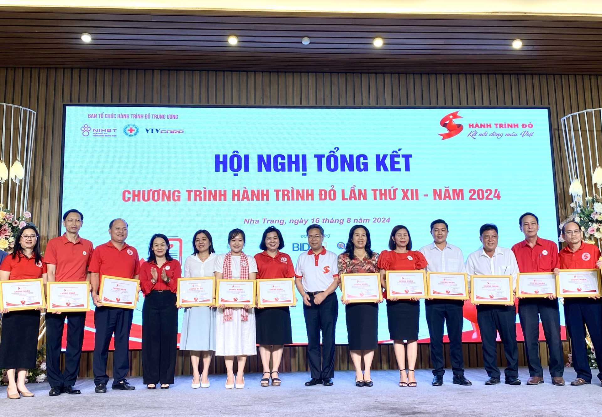 Các địa phương nhận chứng nhận do chương  trình  Hành trình Đỏ trao tặng 