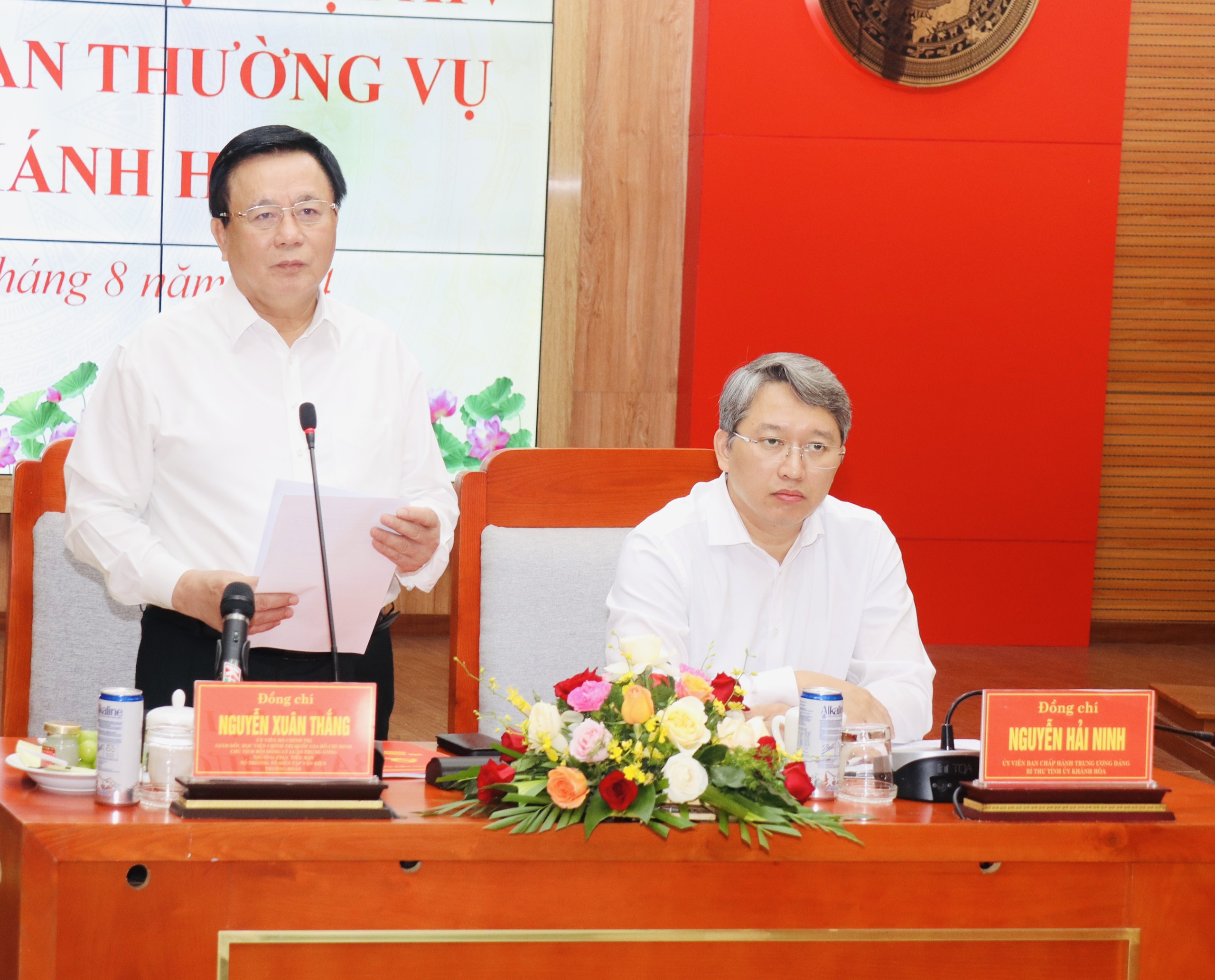 Đoàn công tác Tiểu ban Văn kiện Đại hội XIV của Đảng làm việc với Ban Thường vụ Tỉnh ủy Khánh Hòa