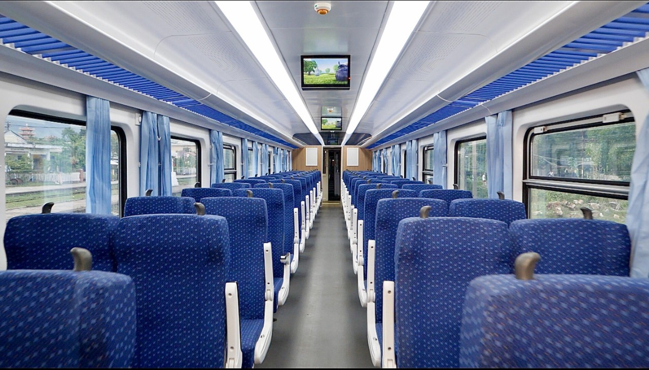 Đưa vào khai thác đoàn tàu mới chạy tuyến Sài Gòn - Nha Trang