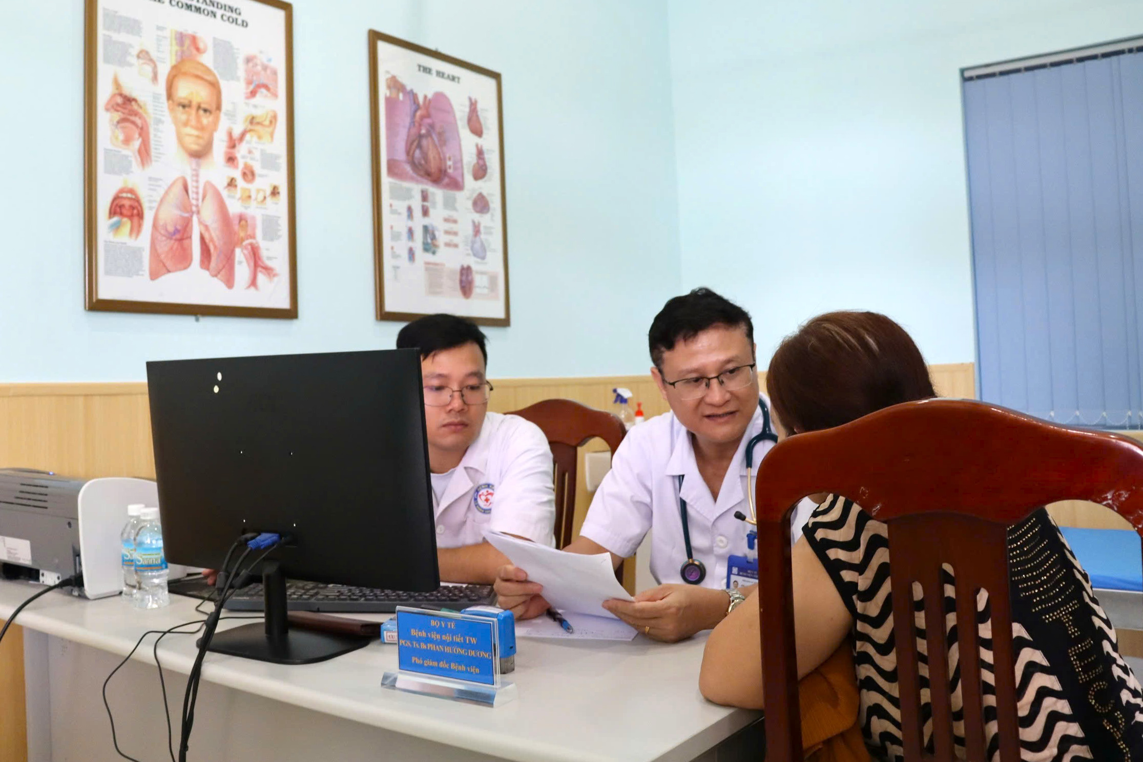 Lữ đoàn 101 và Bệnh viện Nội tiết Trung ương:: Khám, tư vấn sức khỏe cho cán bộ, chiến sĩ, người dân