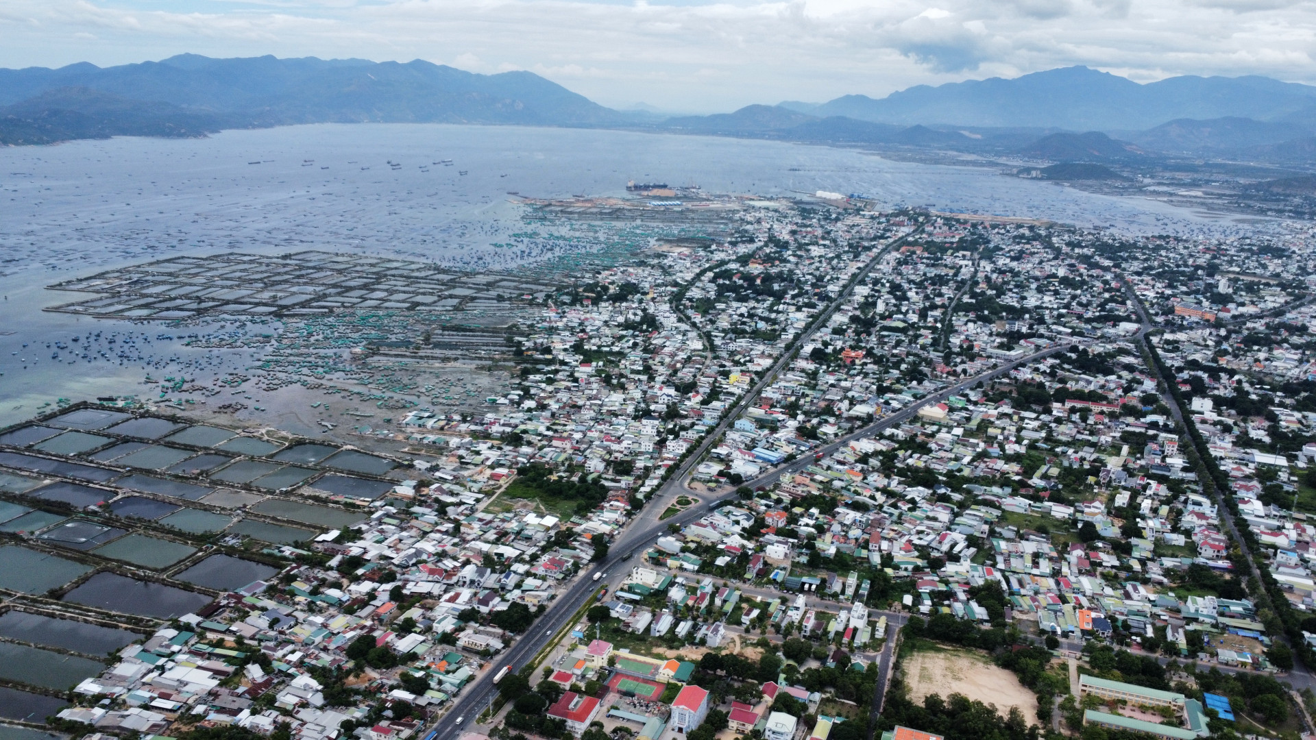 Một góc TP. Cam Ranh