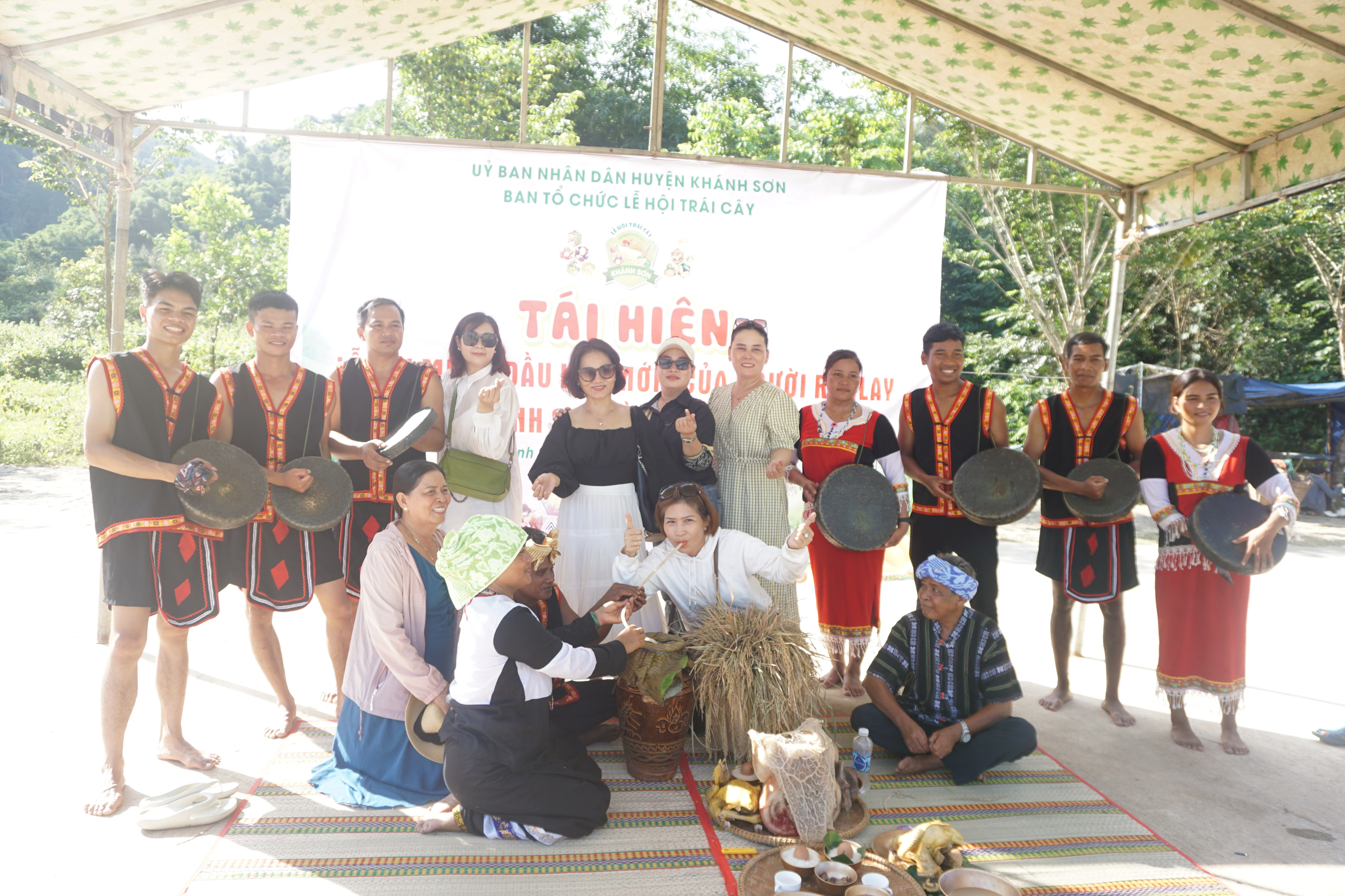 Tái hiện lễ ăn mừng đầu lúa mới phục vụ du khách