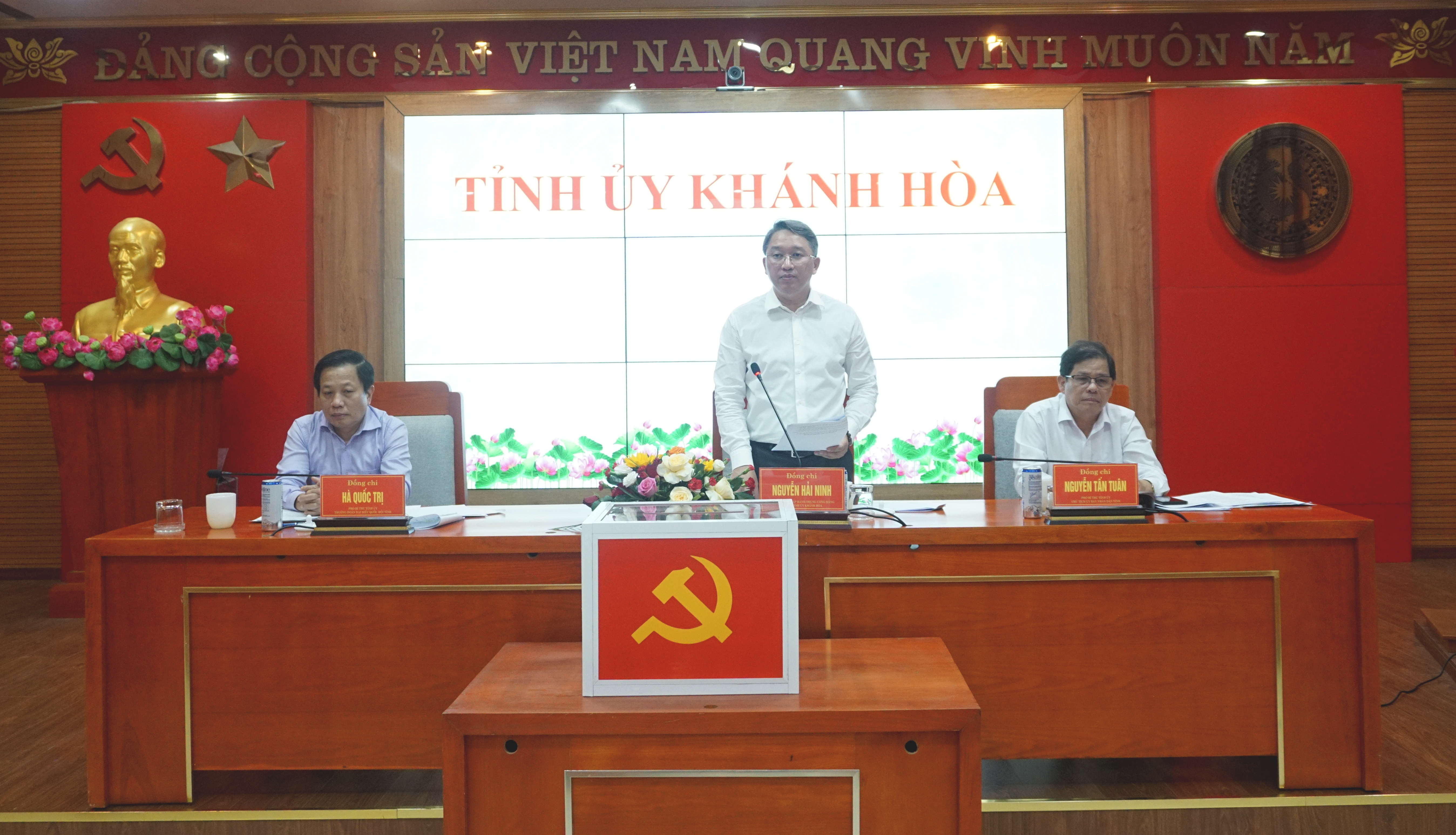 Tỉnh ủy Khánh Hòa tổ chức hội nghị về công tác cán bộ