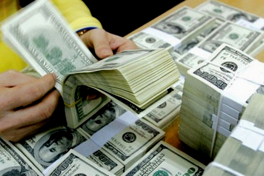 Giá USD trái chiều