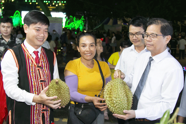 Podcast: Bản tin ngày 12-8