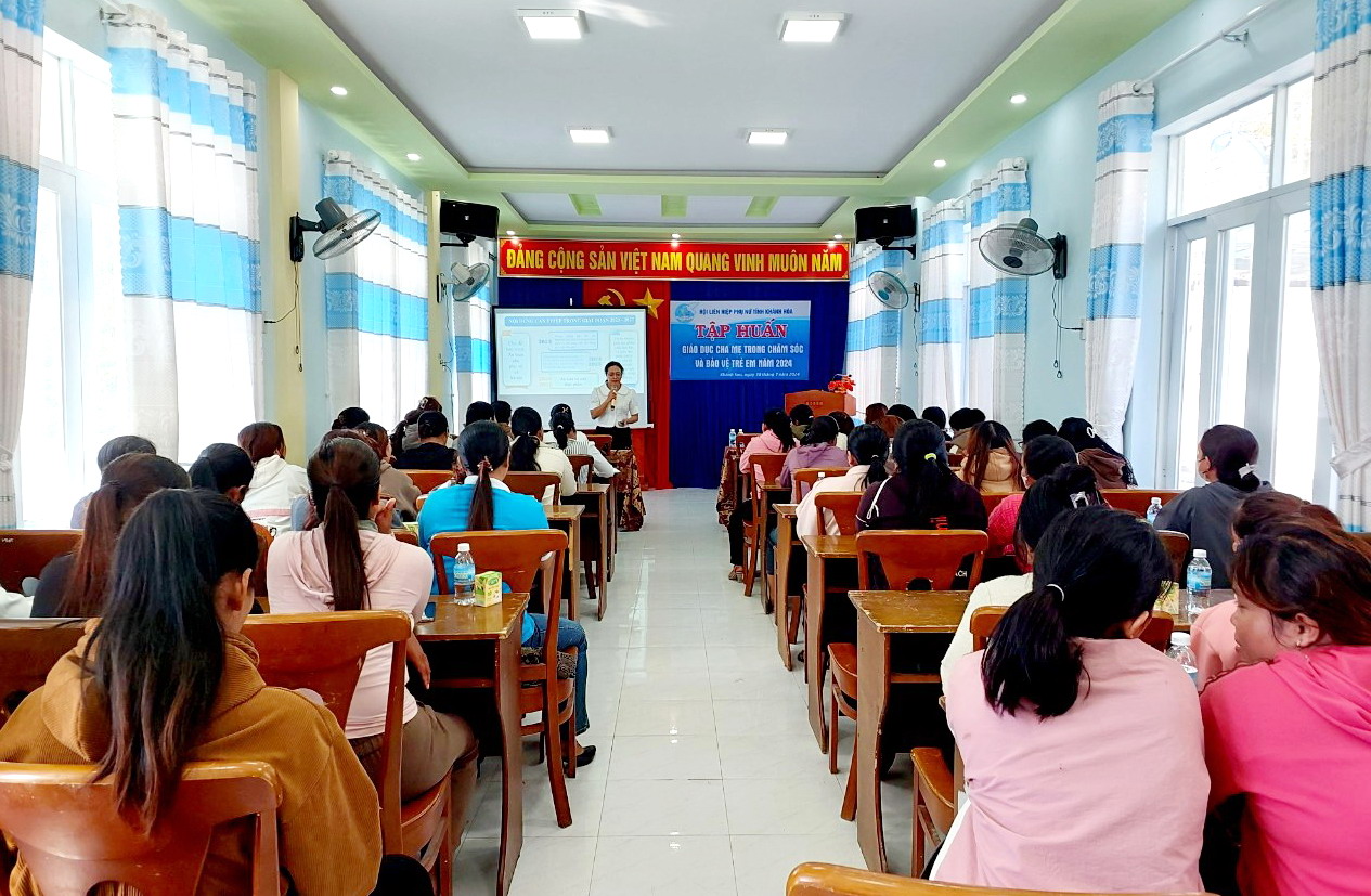 Tập huấn về giáo dục cha mẹ trong chăm sóc và bảo vệ trẻ em