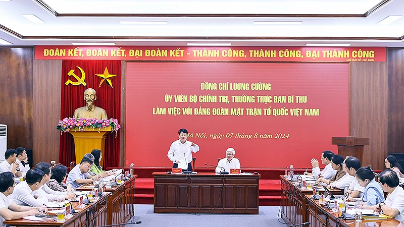 Toàn cảnh buổi làm việc.