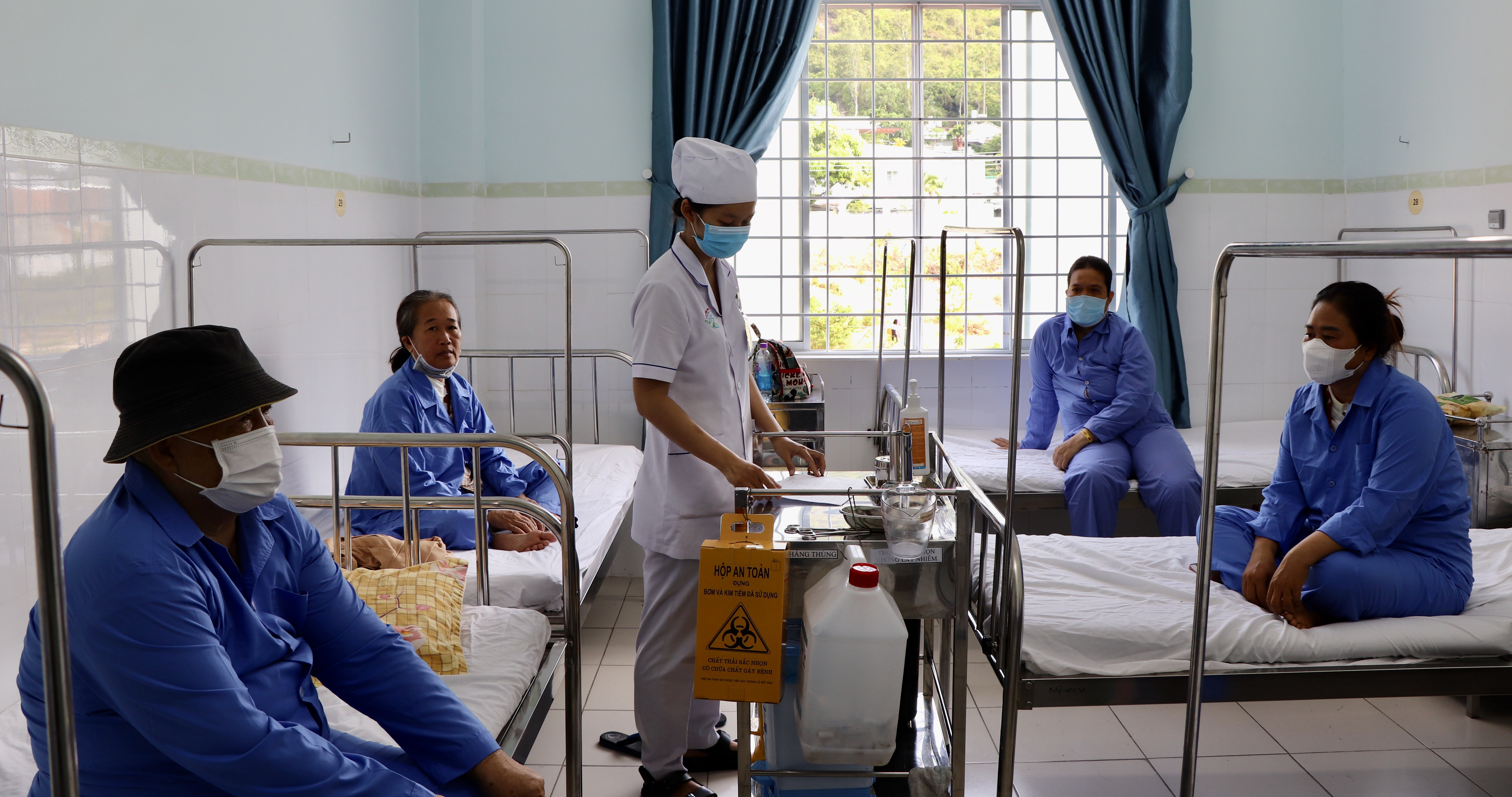 Bảo hiểm y tế - điểm tựa cho người yếu thế - Kỳ 1: "Phao cứu sinh" của bệnh nhân nghèo