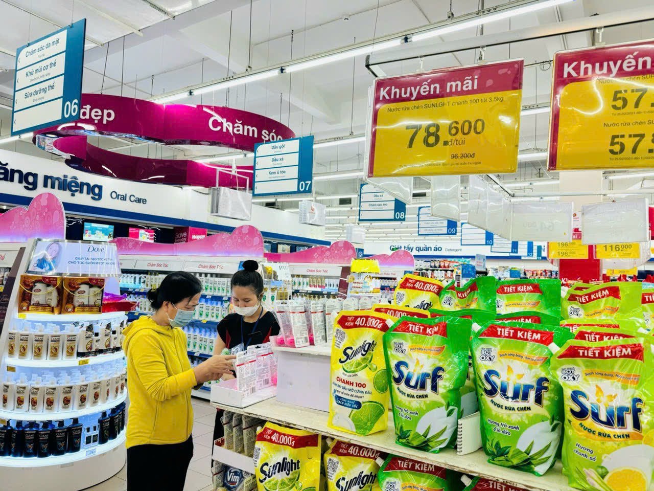 Nhiều chương trình khuyến mãi tại Siêu thị Co.opmart Nha Trang