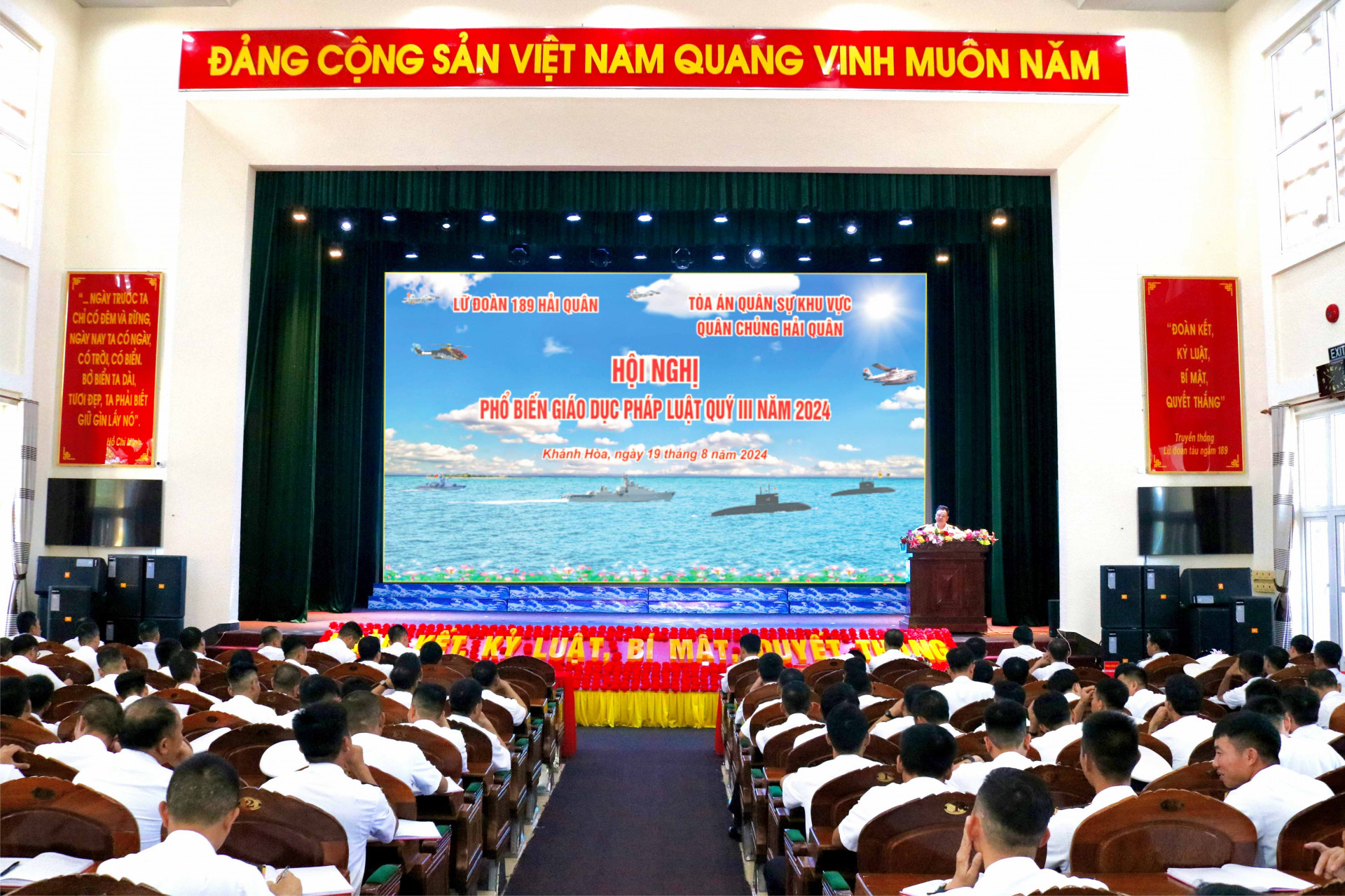 Quang cảnh hội nghị.