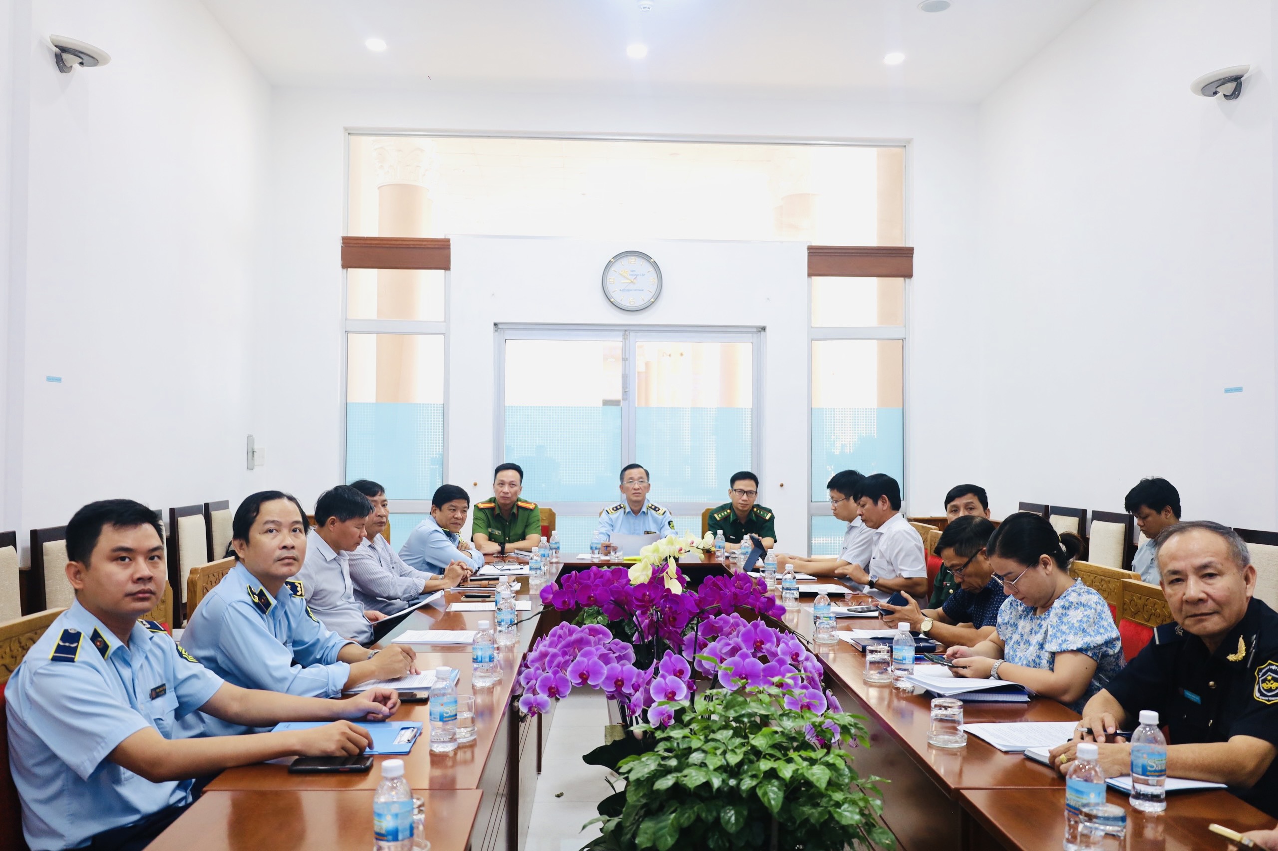 6 tháng đầu năm: Cả nước phát hiện, xử lý 64.185 vụ việc buôn lậu, gian lận thương mại