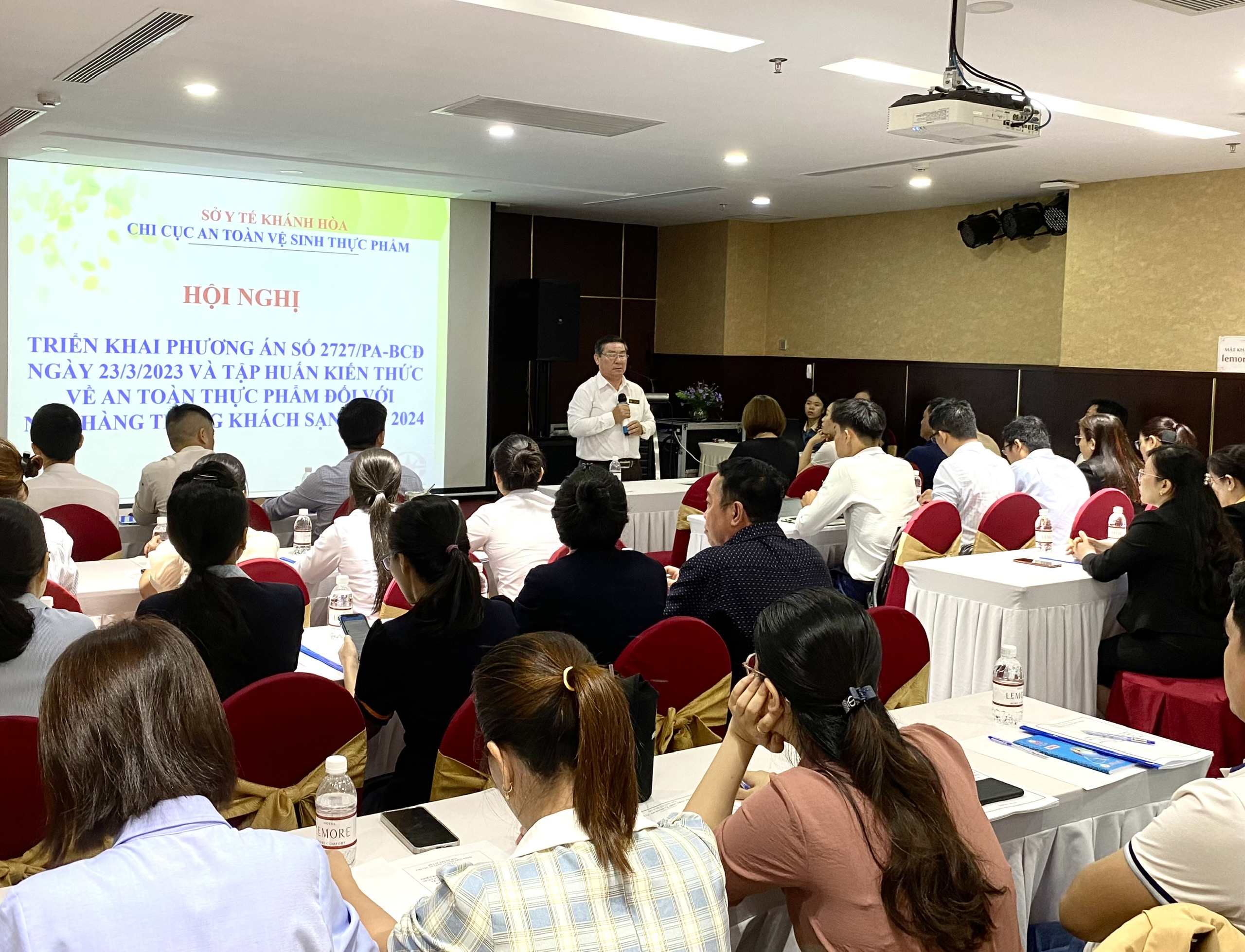 Tập huấn kiến thức về an toàn thực phẩm cho các nhà hàng trong khách sạn, khu nghỉ dưỡng