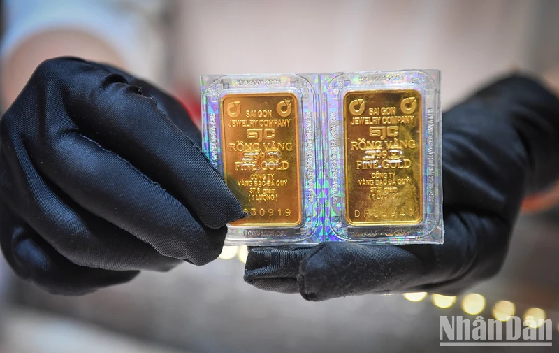 Giá vàng ngày 13/8: Vàng miếng SJC bật tăng mạnh, trở lại mốc 80 triệu đồng/lượng