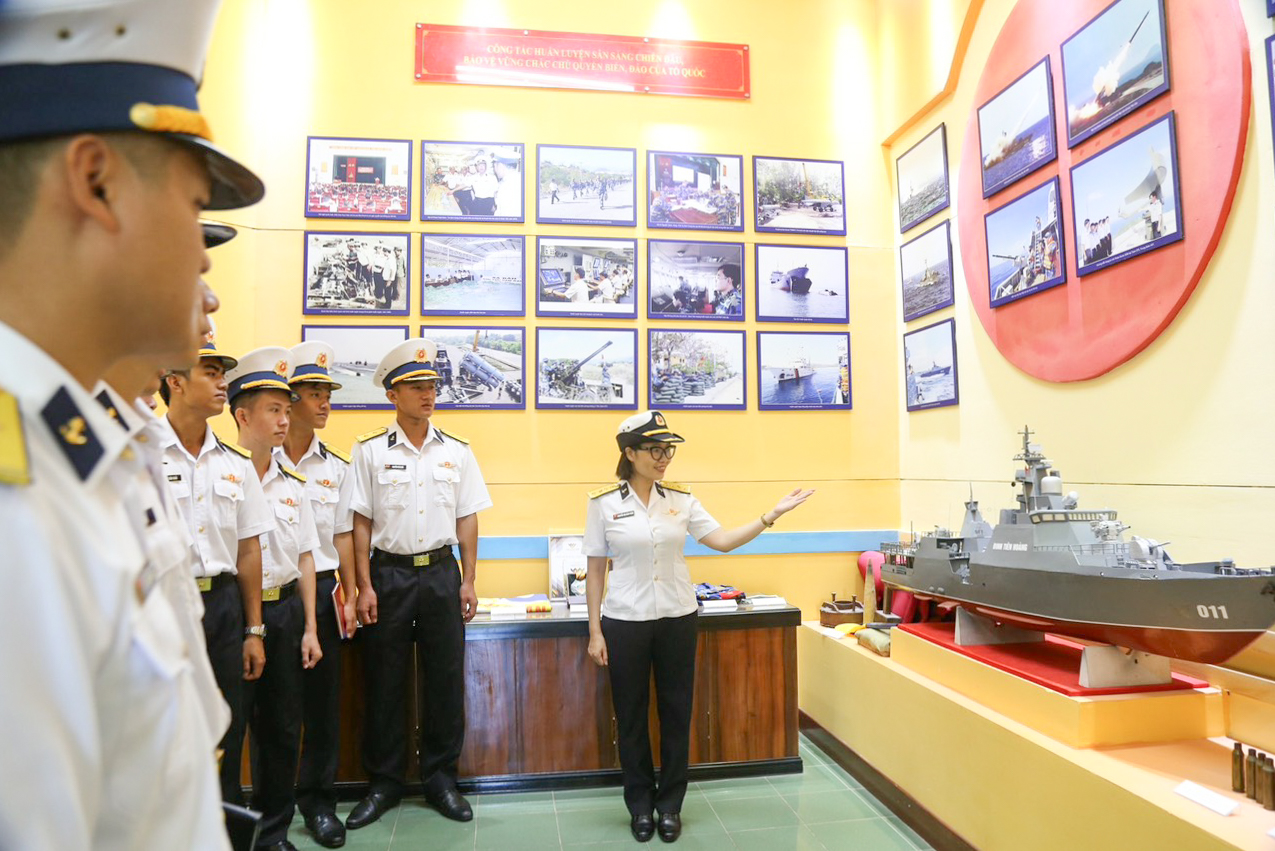 Vùng 4 Hải quân tổ chức học tập truyền thống hướng tới kỷ niệm 60 năm Chiến thắng trận đầu