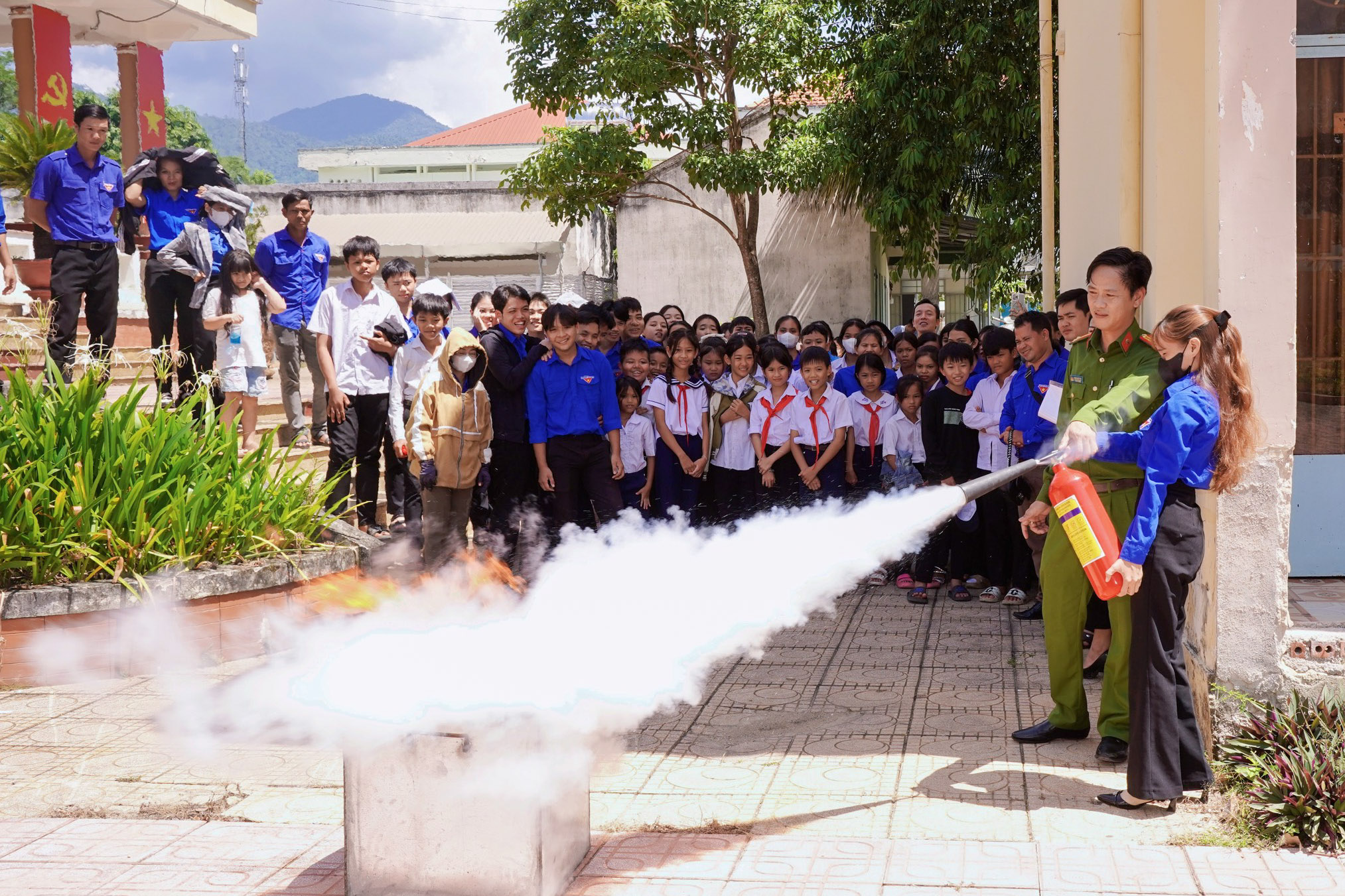 Khánh Vĩnh:: Tuyên truyền về an toàn giao thông, phòng cháy chữa cháy cho hơn 150 đoàn viên, thanh thiếu nhi
