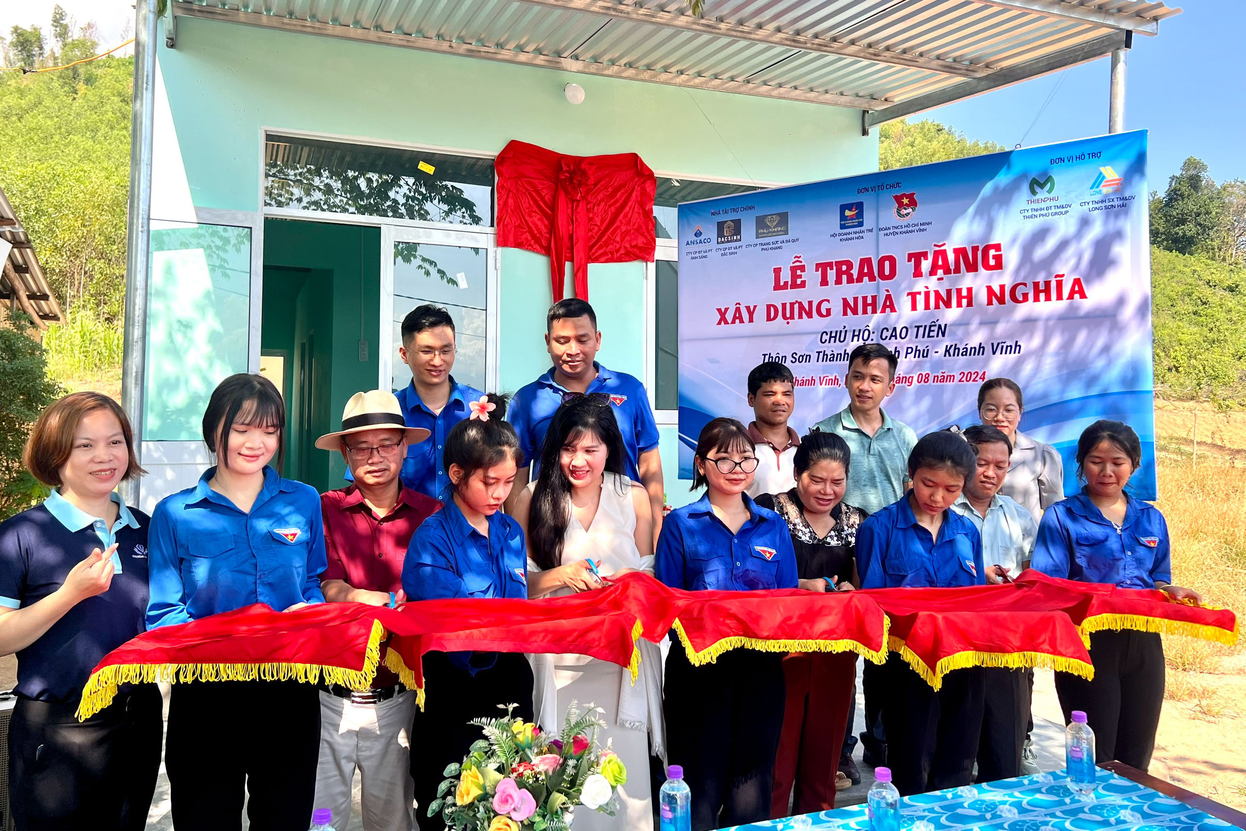 Hội Doanh nhân trẻ Khánh Hòa bàn giao và khởi công xây dựng nhà tình nghĩa tại xã Khánh Phú