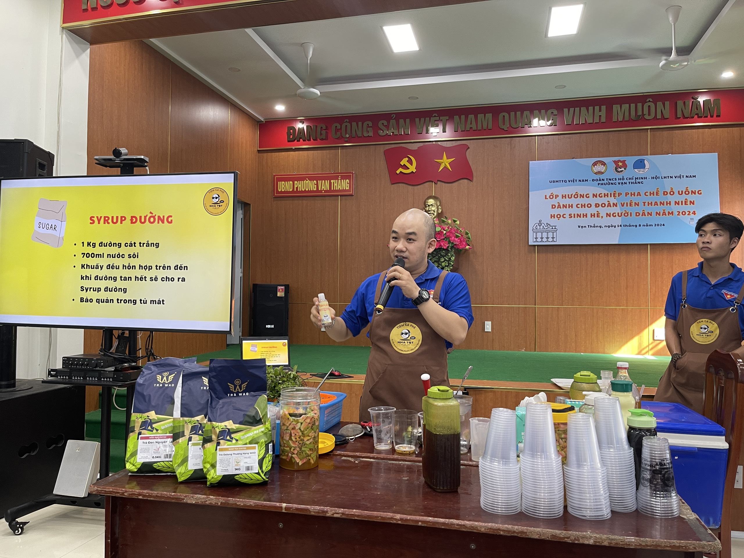 Phường Vạn Thắng: Tập huấn hướng nghiệp pha chế cho 35 người