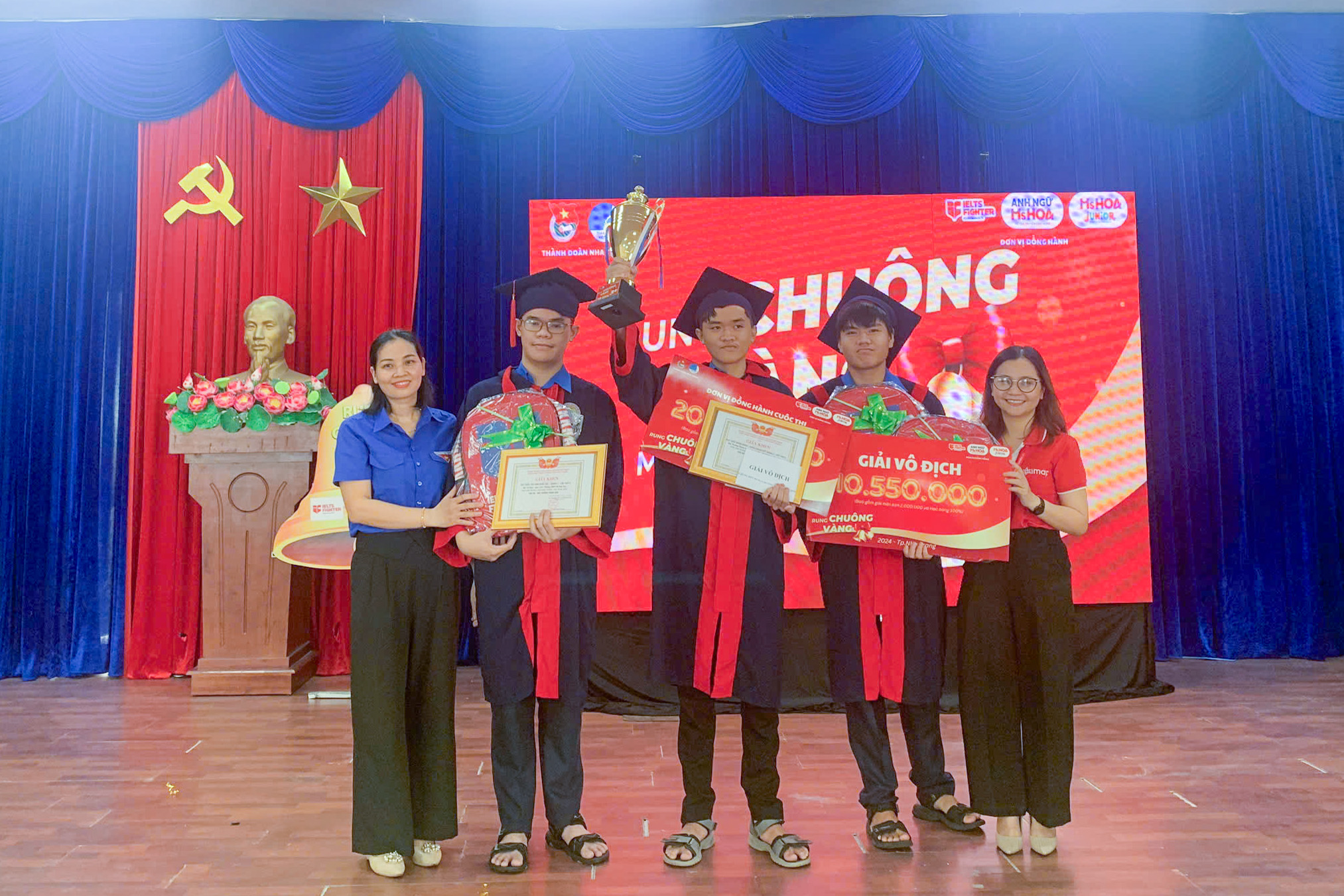 Tổ chức vòng chung kết cuộc thi rung chuông vàng tiếng Anh cấp THPT