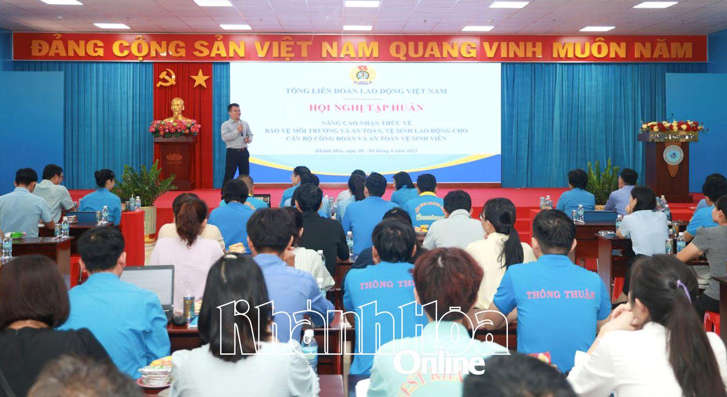 Quang cảnh tại hội nghị.