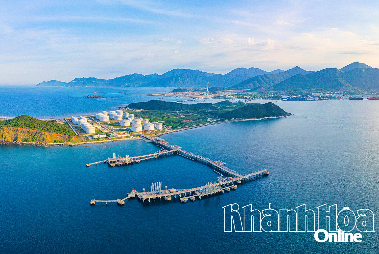 Khu Kinh tế Vân Phong trở thành động lực phát triển trong thời gian tới. Ảnh: ĐÌNH LÂM