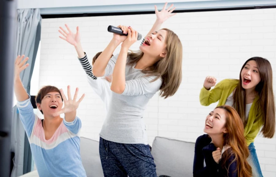 Ca hát làm giảm mức độ hormone gây căng thẳng. (Ảnh: ITN)