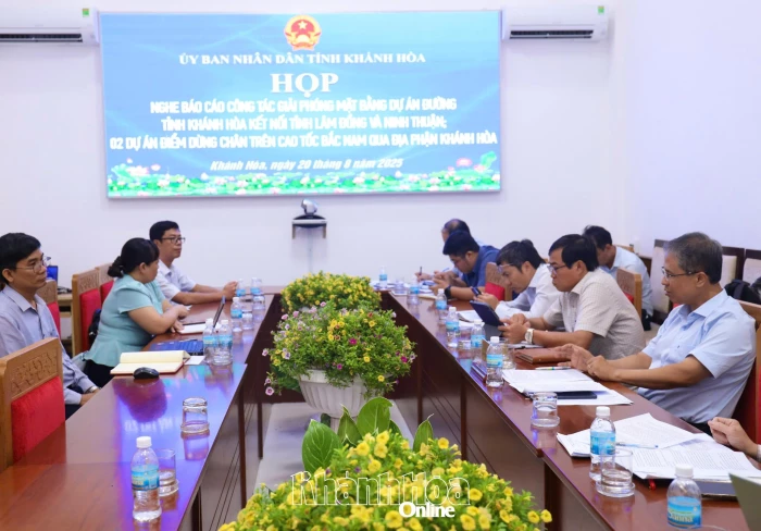 Sớm bàn giao mặt bằng để thi công 2 trạm dừng nghỉ trên công trình đường bộ cao tốc