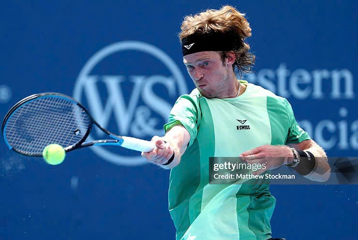 Rublev thoát hiểm đầy bản lĩnh