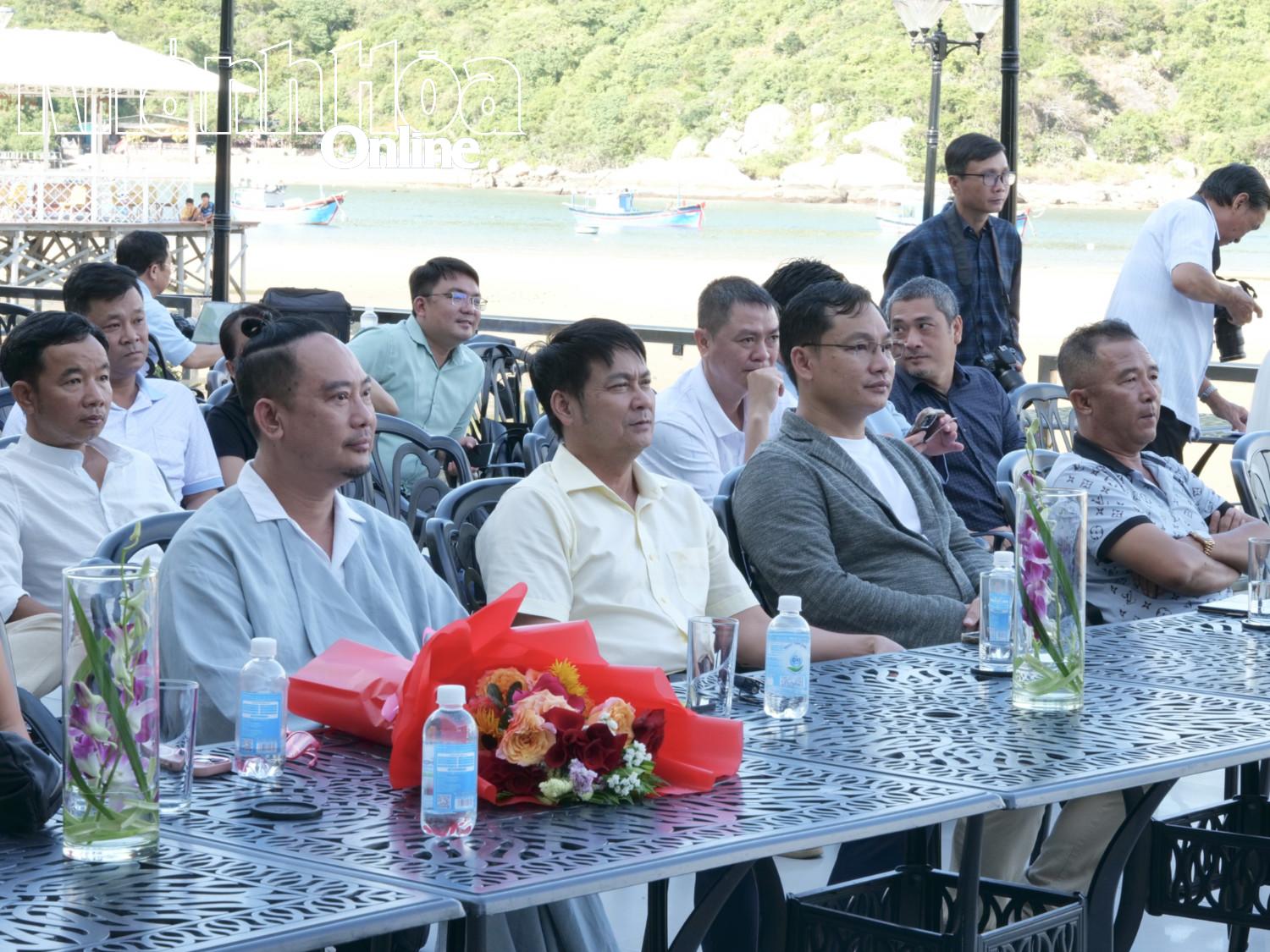 Representatives attending the press conference

