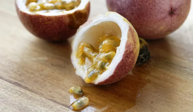 Xốt ướp chanh dây mang lại cảm giác nhẹ nhàng, tươi mát và ngọt ngào. (Nguồn: Getty Images)