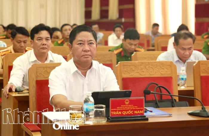 Tăng cường tuyên truyền, xử lý nghiêm các hành vi vi phạm về an toàn giao thông 