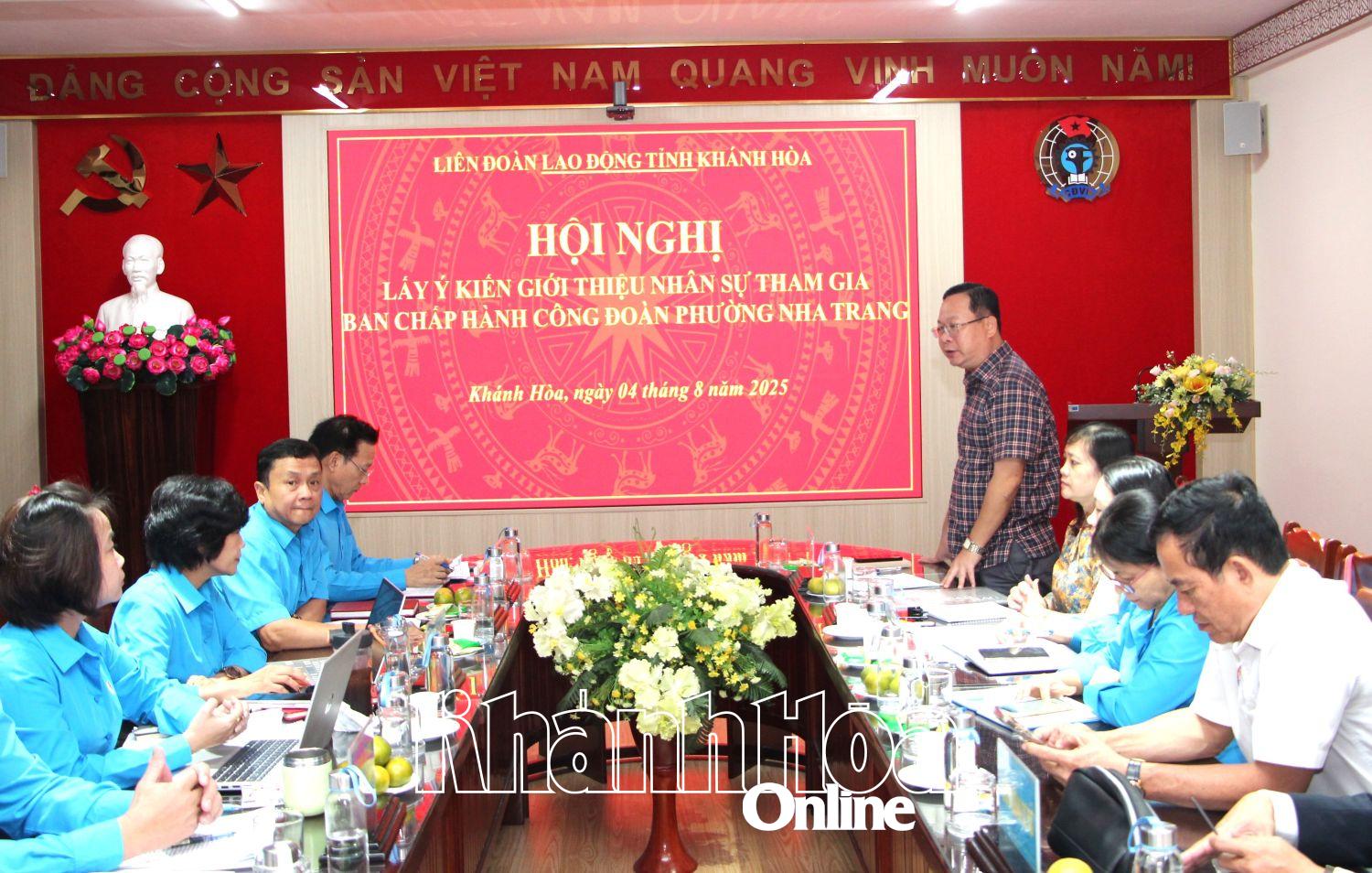 Lãnh đạo phường Nha Trang phát biểu tại hội nghị.