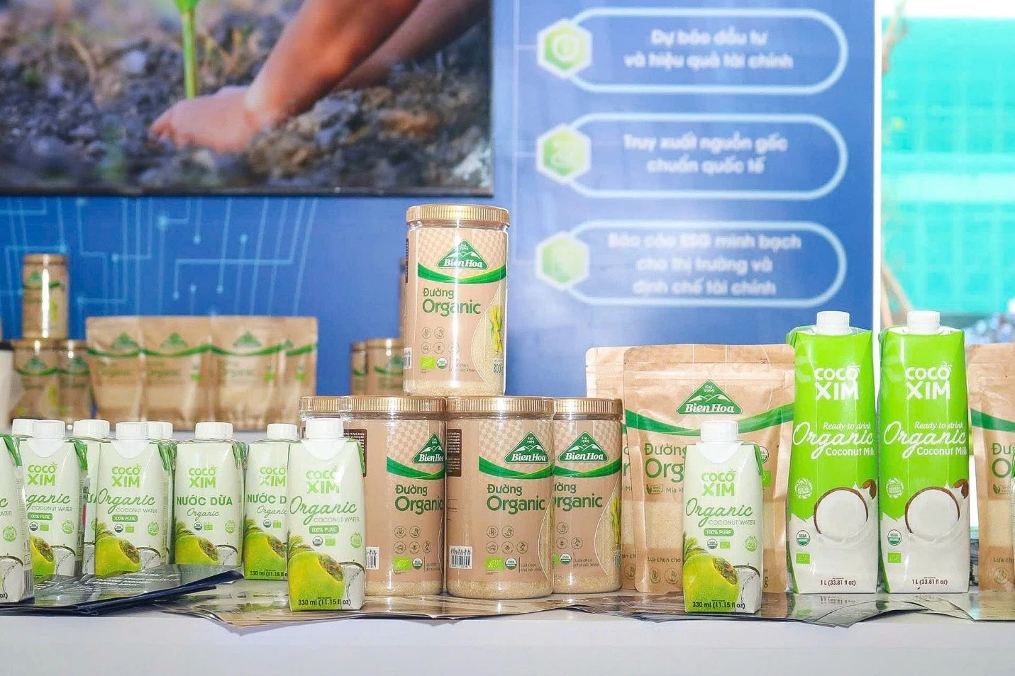 Nền tảng hơn 50 năm hoạt động trong lĩnh vực dinh dưỡng và môi trường, hơn 30 năm kinh nghiệm trong sản xuất nông nghiệp và phát triển chuỗi giá trị nông sản, AgriS góp phần nâng cao giá trị nông sản Việt Nam trên thị trường toàn cầu.