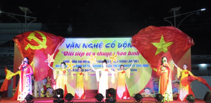 Xã Vạn Thắng tổ chức chương trình văn nghệ cổ động chào mừng đại hội đảng các cấp