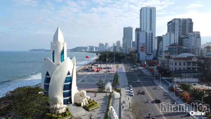 Từ 18 giờ ngày 1-9 và 2-9: Bố trí các chốt chặn, phân luồng, hướng dẫn điều hòa giao thông phục vụ các hoạt động dịp lễ Quốc khánh