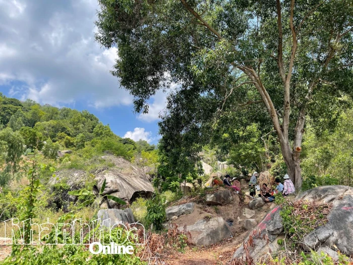 Tiếp tục tìm kiếm thanh niên mất tích khi leo núi Hoàng Ngưu Sơn