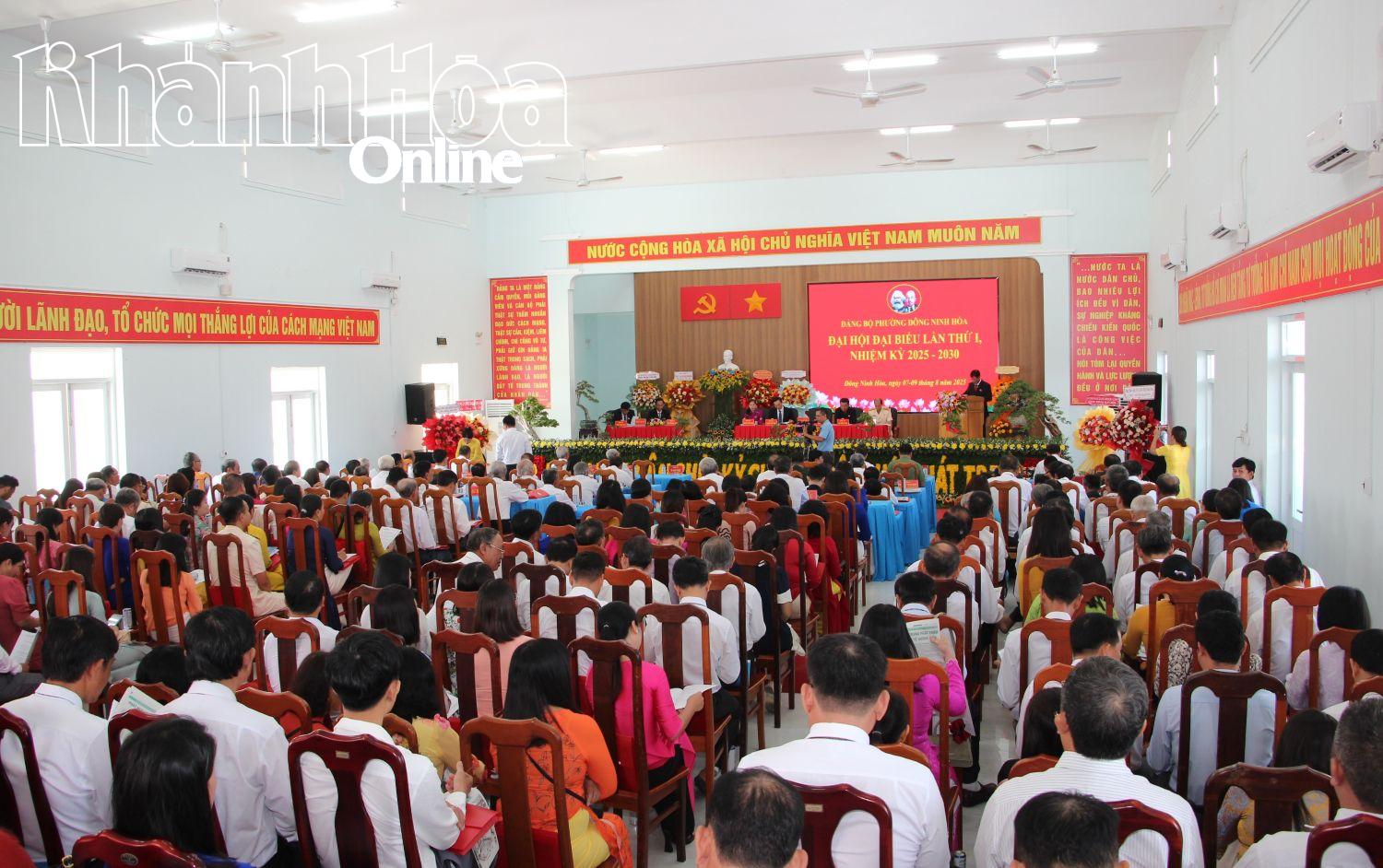 Toàn cảnh đại hội.