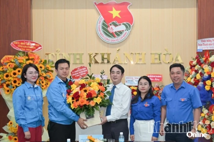 Đoàn viên, thanh niên Khánh Hòa tích cực xây dựng Đảng