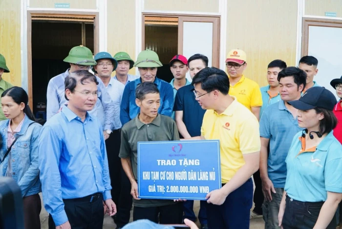 Quỹ Thiện Tâm - Tập đoàn Vingroup đón nhận Huân chương lao động hạng Nhất của Chủ tịch nước